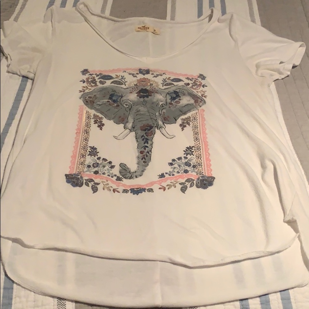 Hollister high/low elephant tee